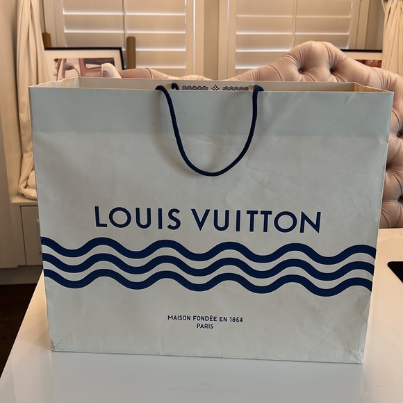 LATGE LOUIS VUITTON SHOPPING BAG FROM CAPRI ITALLY - Picture 4 of 16